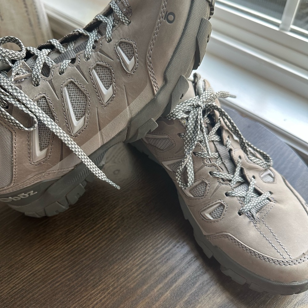 Women's outdoor Hiking shoes Oboz 10 gray worn once! - Picture 3 of 6